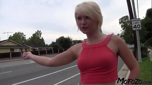 Nonton Mofozo.com - This Is How To Pick Up A Blonde Hitchhiker thumbnail