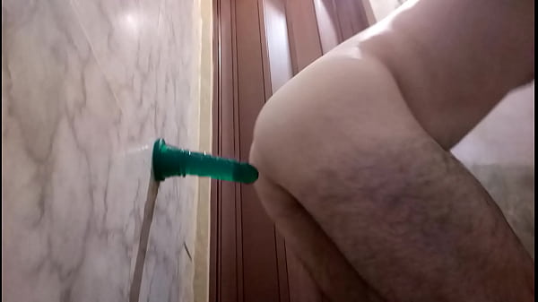 Jugando con mi juguete 