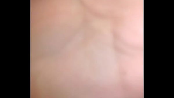 Katerin de batahola muestra su cuerpo