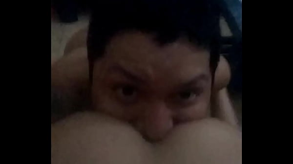 Lamiendo un riqu&iacute;simo culo 