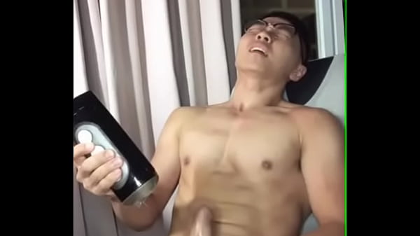 Supjohnny thủ d&acirc;m với flashlight 