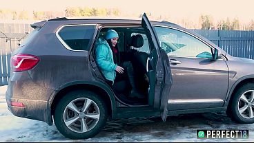 Nonton Amelia Ost Makes Her Freezing Fingers All Warm And Moist At Perfect18 thumbnail