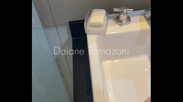 Play MP4 - Fudi no banheiro da faculdade com um colega de sala&period;