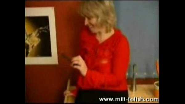 Play MP4 - step mom caught her daughter masturbating