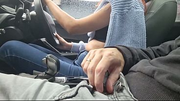 Nonton He Masturbated Inside The Ride-share Driver's Car And Ended Up Ejaculating In Her Mouth! thumbnail