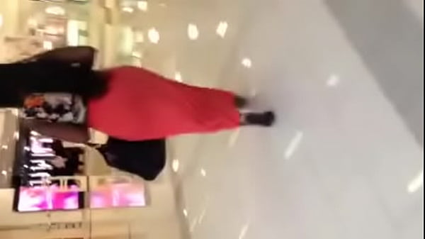 my stepsister_in mall_2