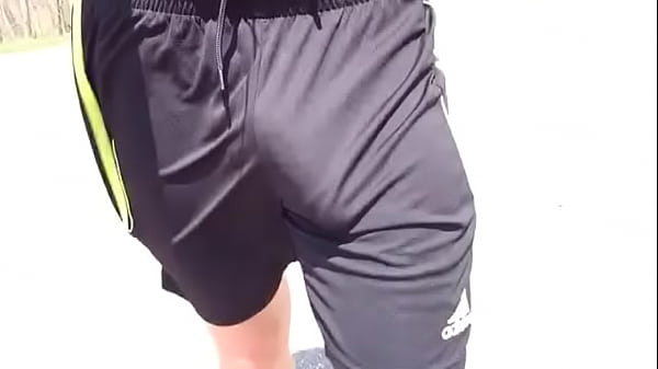 Freeballing donw the street 