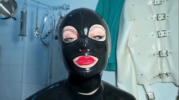 Nonton Solo 1: Showcasing Studio, Black Latex Catsuit, And Huge Red Cobra Strap-on thumbnail