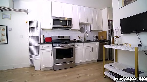 Play MP4 - Stepmom Ivy Lebelle convinces her stepson to slip his dick between her big lips&excl;