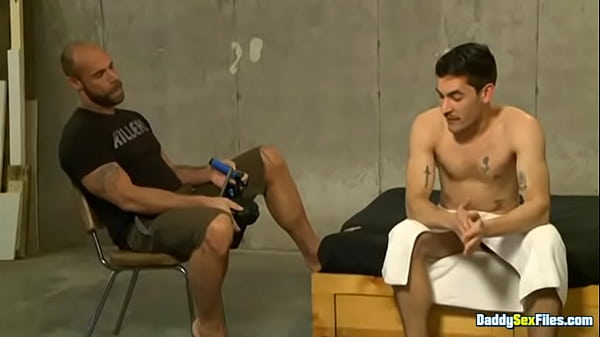 Hunk Daddy Pounds Newbies Tight Ass 