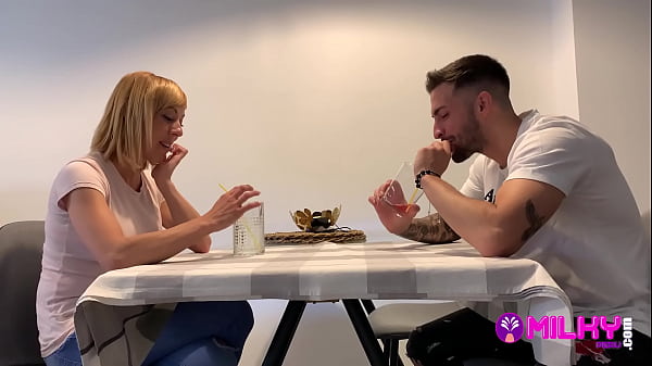 Conocieron A Tu ; Por Tinder Y La Follaron thumbnail