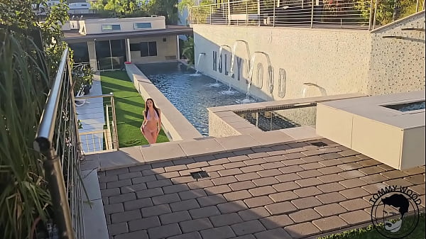 Nonton Big Boobs Fit Latina Get Caught Tanning Naked By The Pool thumbnail