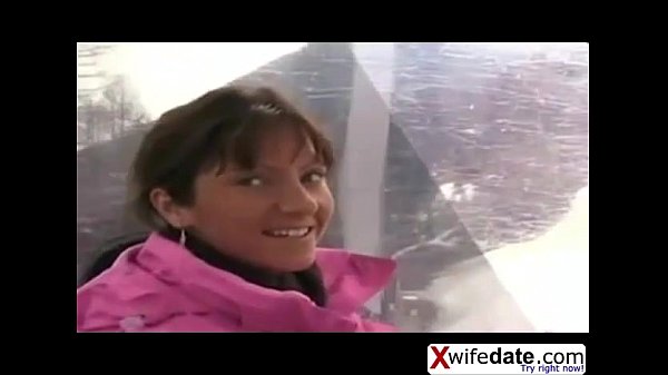 Amateur wife gives oral relief_03