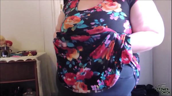 Play MP4 - Amateur BBW fatstonerchick shows off her huge tits