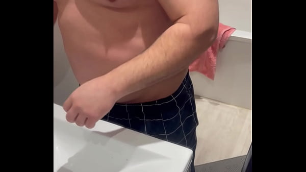 Nonton Stepmom Coming In Bathroom When He&rsquo;s Stepson Brush Teeth And She Make Him Crazy And Suck He&rsquo;s Big Dick And After He Fuck Her Hard And Finish On Her Tits All Sperm thumbnail