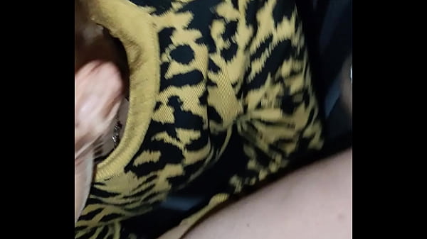 Play MP4 - tomando leitinho no carro