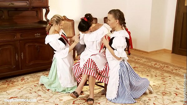 Play MP4 - Playful Trio sensual lesbian scene by SapphiX