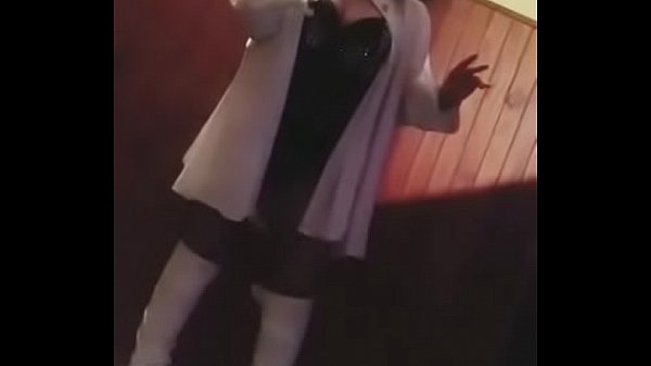 Analia cantando en cuarentena