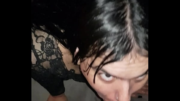 Play MP4 - Peteandolo despu&eacute;s del laburo