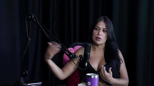 Gravou poucos fetiches namora um policial que a ajuda em algumas cenas foi uma surpresa para a fam&iacute;lia e recebeu cr&iacute;tica por fazer um cosplay gabriella gushi watch sheer red 