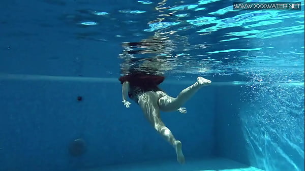 Spanish pornstar Diana Rius is horny in the_pool