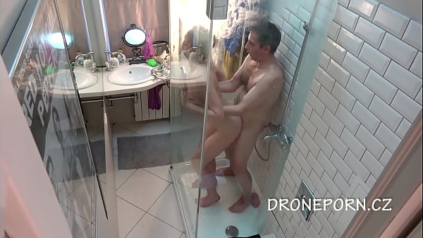 Play MP4 - Couple fucking in the shower
