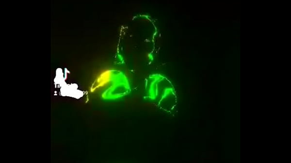 Una mujer que te quiere llevar ala cama  pon la hora y caigo 