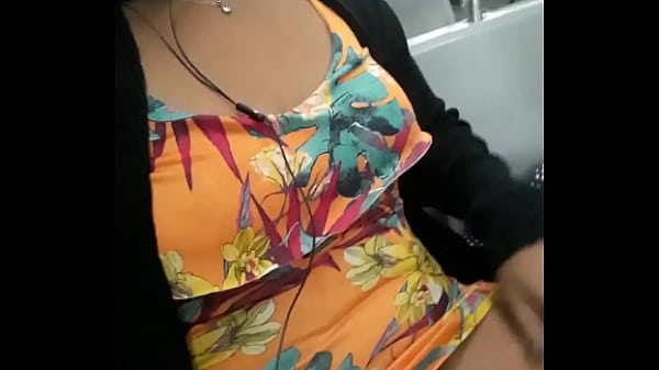 Play MP4 - SAPECA SEM CALCINHA NO METRO RIO O QUE SER&Aacute; QUE ELA APRONTOU &quest;&quest;&quest;