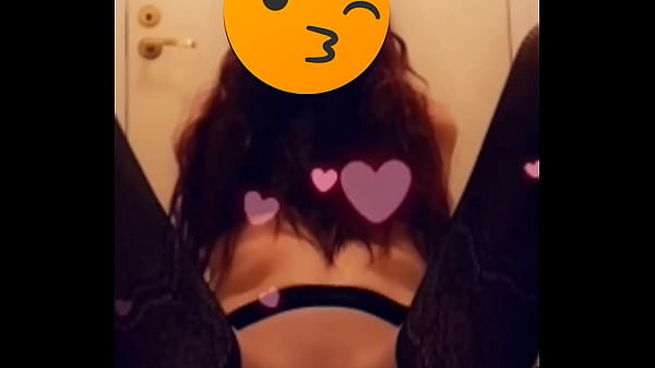 Play MP4 - Caged slut Emily rides king cock