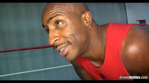 Play MP4 - Big Black Workout Booty