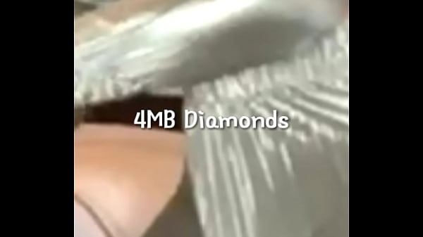 Nonton Green Dress Mega Booty thumbnail