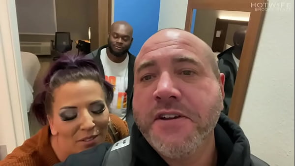 Play MP4 - Breed Black