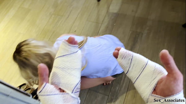 A stepson with broken fingers asks his hot stepmom for a delicate favor