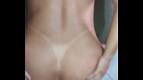 Esse meu primo safado nem me leva mais pra cama, já_come meu cuzinho nosofá.