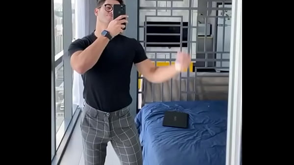 Rico brasile&ntilde_o muestra sus m&uacute_sculos