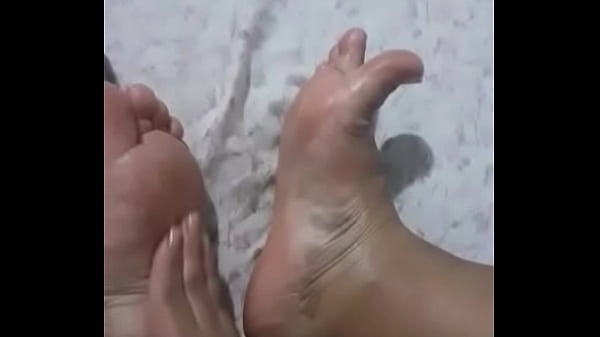 Mais um v&iacute;deo desses p&eacute;s de princesa 