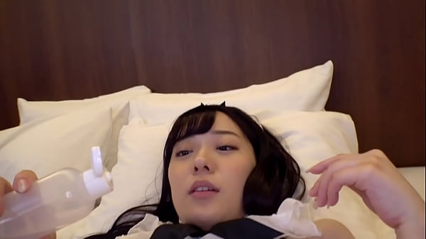 Play MP4 - ハメ撮り はんなり系デカ美乳JKと淫らな一夜！ 激潮で猛スプラッシュ。抱き心地最高な超純白もち美肌は大必見。お嬢様然とした清楚なお顔が激ピスおちんぽでとろけまくりっ。