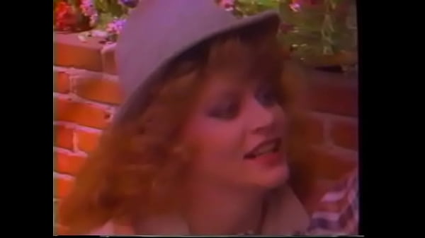 Smart detectivewith red hair Lisa De Leeuw from department started to_suspect_that thegardener was concerned_in his master immense number whesaw himsquishing the remains of expensive cigarette