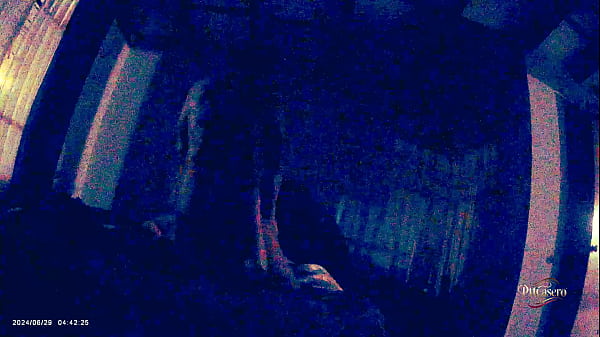 Meti&eacute;ndole pinga de perrito en su cuarto flash sin editar sin cortes sin filtros