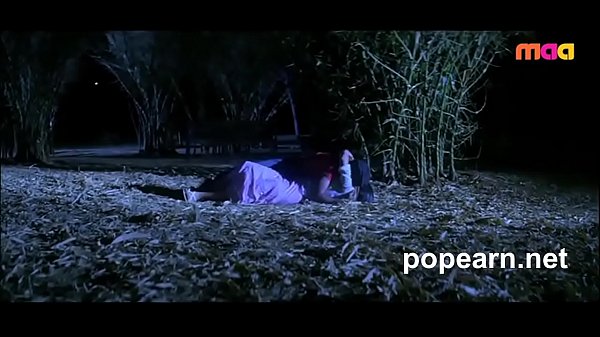 Cute teen_enjoying at night at park from_telugu movie ee_vayasulo