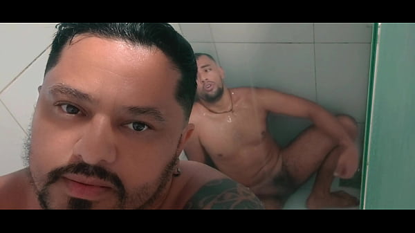 Uma Surra De Bunda No Pau Do Macho No Banheiro. thumbnail