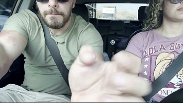 Nonton Marido Bate Punheta Na Estrada Pra Aliviar O Tesao Enquanto Esposa Dirige thumbnail