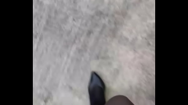 是可愛漂亮的車模 