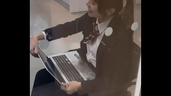 是可愛漂亮的車模 