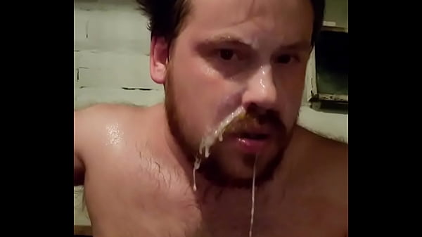 свежая конча из моего члена на моём  лице и во рту! 