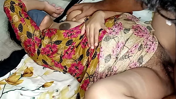 सौतेले बाप ने सौतेली बेटी को चूत में ऊँगली करते पकड़ा फिर गुस्से में चुदाई किया