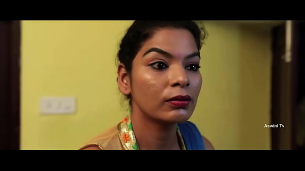 Desi Tamil Aunty Bathing And Showing It 