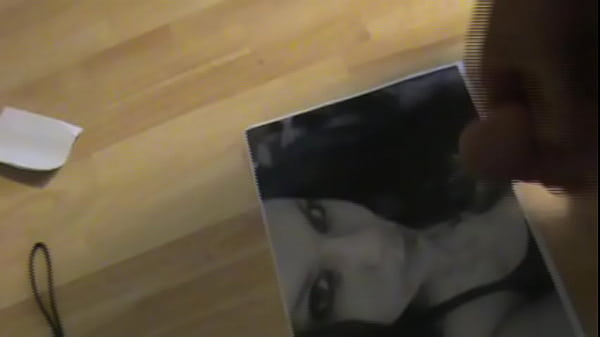 Cumming on a girls pic