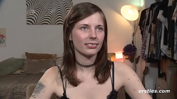 Ersties Masochist_Sam treibt es mit Womanizer und_Dildo