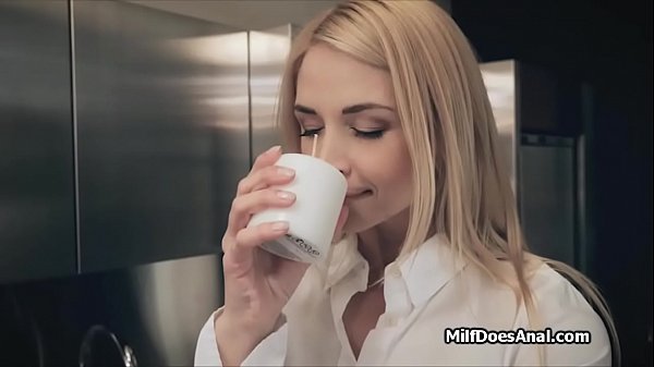 Cheating wife on studs cockin a hotel room